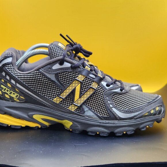 New Balance 749 (2009) - Picture 2 of 6